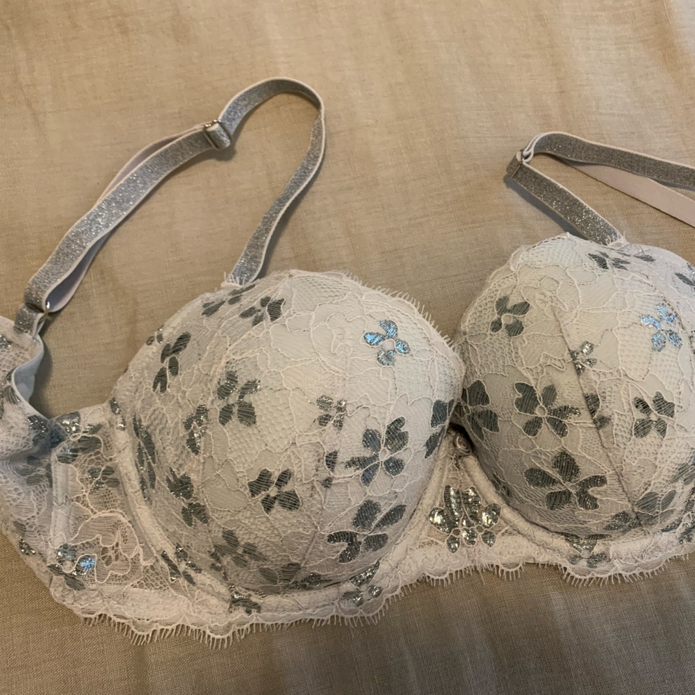 Victoria’s Secret Dream Angels lined Demi bra